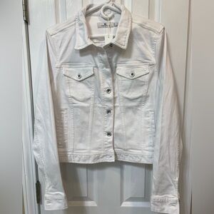Vineyard Vines white denim jacket. NWT! Large